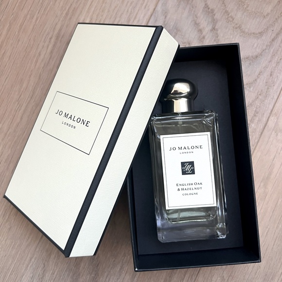 Jo Malone English Oak & Hazelnut - Picture 1 of 2